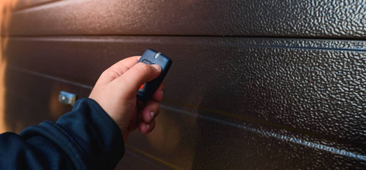 automatic door opener with remote control in Delano